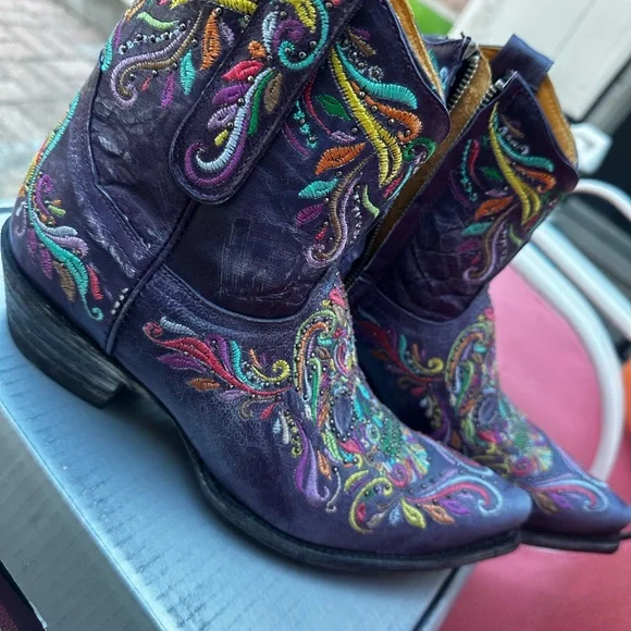 Old Gringo Women's Multicolor Embroidered Ankle Boots - Picture 8 of 9